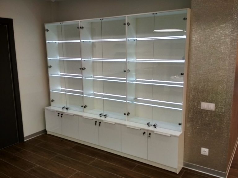 Витрины в магазин или офис на заказ в Самаре на заказ
